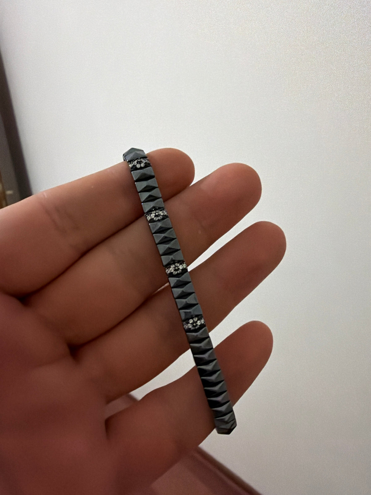 Makrame örgülü piramit bileklik